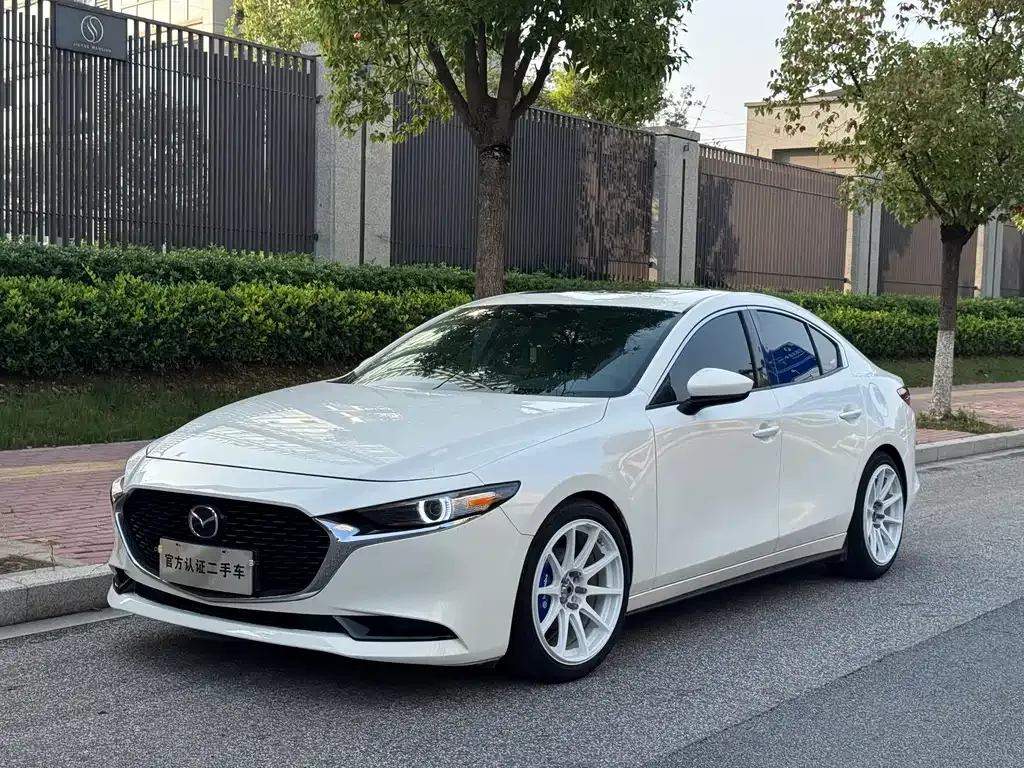 2023 Mazda 3 2.0L AT