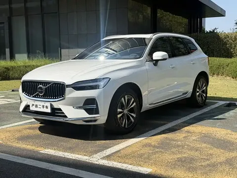 2023 Volvo XC60 4WD Luxury