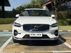 2023 Volvo XC60 4WD Luxury, белый — фото 2