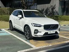 2023 Volvo XC60 4WD Luxury, белый — фото 3