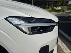 2023 Volvo XC60 4WD Luxury, белый — фото 7