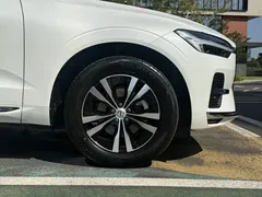 2023 Volvo XC60 4WD Luxury, белый — фото 8