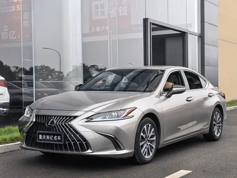 2022 Lexus ES 300h Excellence