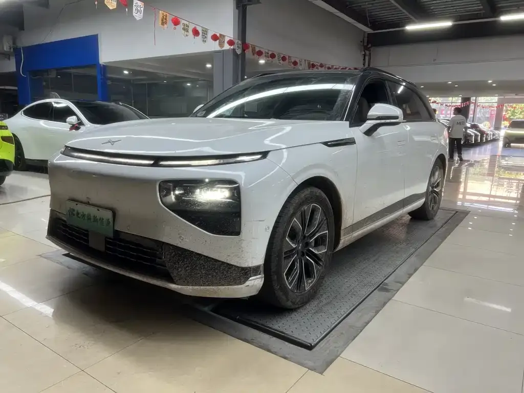 2025 Xpeng G9 725 Ultra Long Range Max
