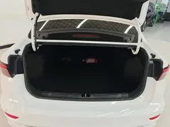 2022 Geely Emgrand 4th Gen 1.5L MT Luxury, белый — фото 4