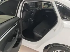 2022 Geely Emgrand 4th Gen 1.5L MT Luxury, белый — фото 11