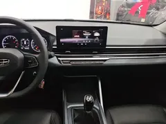 2022 Geely Emgrand 4th Gen 1.5L MT Luxury, белый — фото 13