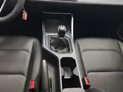 2022 Geely Emgrand 4th Gen 1.5L MT Luxury, белый — фото 16
