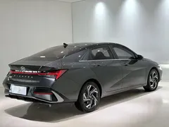 2023 Hyundai Elantra 1.5L CVT TOP Flagship — фото 4