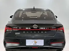 2023 Hyundai Elantra 1.5L CVT TOP Flagship — фото 5