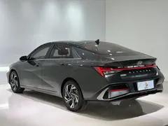 2023 Hyundai Elantra 1.5L CVT TOP Flagship — фото 6