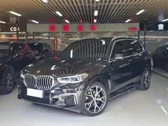 2022 BMW X5 40Li M Sport Package, чёрный — фото 1