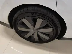 2025 Li Auto i6 4WD Standard, белый — фото 6