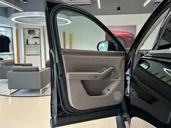 2025 Aito M8 EV Max+ 6-Seat Long Range 192-line Lidar, чёрный — фото 7
