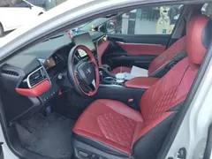 2021 Toyota Camry Hybrid 2.5HG Luxury, белый — фото 3