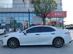 2021 Toyota Camry Hybrid 2.5HG Luxury, белый — фото 7