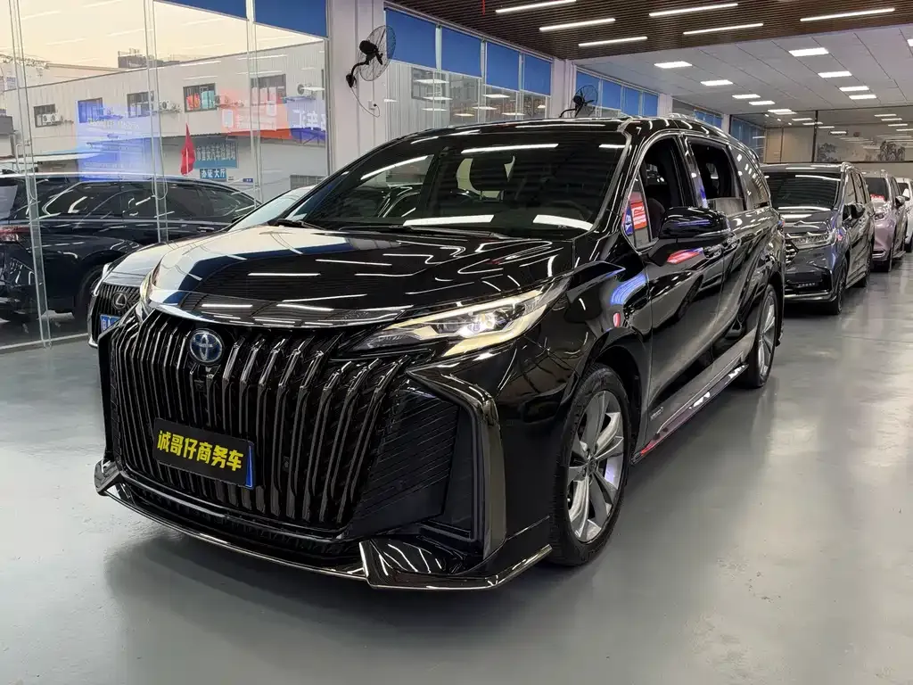 2023 Toyota Sienna 2.5L Hybrid Platinum