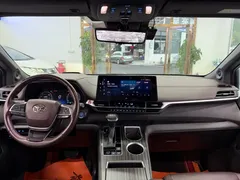 2023 Toyota Sienna 2.5L Hybrid Platinum, чёрный — фото 5