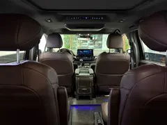 2023 Toyota Sienna 2.5L Hybrid Platinum, чёрный — фото 13