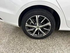 2022 Geely Emgrand 4th Gen 1.5L CVT Premium, белый — фото 11