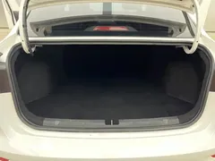 2022 Geely Emgrand 4th Gen 1.5L CVT Premium, белый — фото 15