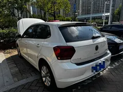 2021 Volkswagen Polo Plus 1.5L AT Colorful Tech, белый — фото 7