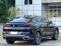 2022 BMW X6, чёрный — фото 4