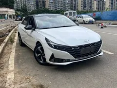 2021 Hyundai Elantra 1.5L CVT LUX Premium, белый — фото 3