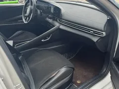 2021 Hyundai Elantra 1.5L CVT LUX Premium, белый — фото 8