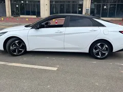 2021 Hyundai Elantra 1.5L CVT LUX Premium, белый — фото 9