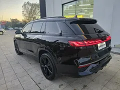 2023 Audi Q6 45 TFSI quattro Black Warrior Light, чёрный — фото 7