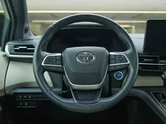 2021 Toyota Sienna 2.5L Hybrid Luxury, белый — фото 17