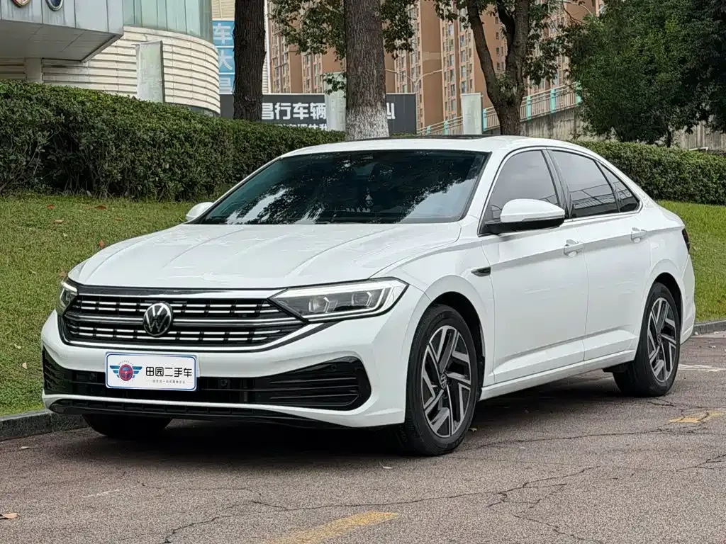2023 Volkswagen Sagitar 300TSI DSG