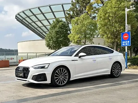 2021 Audi A5 Sportback 40 TFSI quattro Luxury