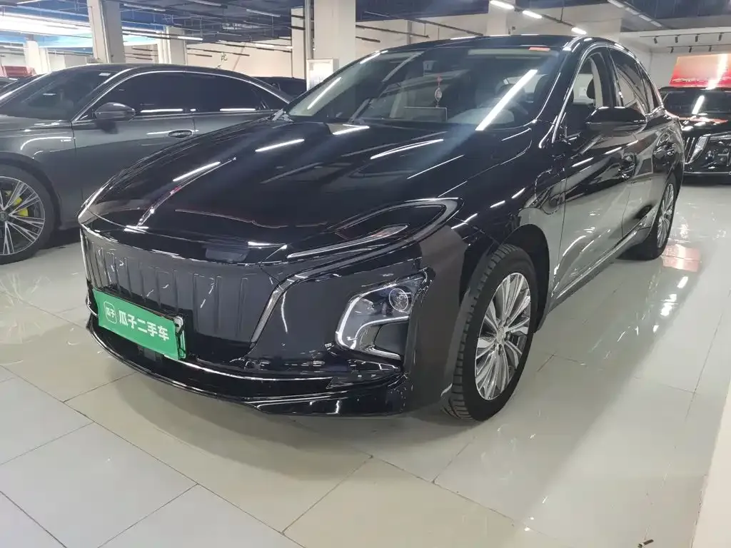 2024 Hongqi E-QM5 EV 610km Plus