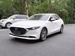 2021 Mazda 3 2.0L AT, белый — фото 1