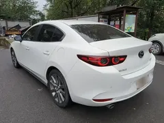 2021 Mazda 3 2.0L AT, белый — фото 5