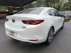 2021 Mazda 3 2.0L AT, белый — фото 7