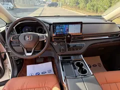 2024 Honda Odyssey 2.0L e:HEV Hybrid, белый — фото 12