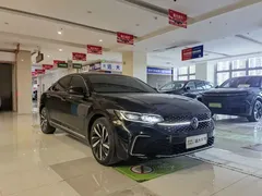 2022 Volkswagen Passat 330TSI Luxury, чёрный — фото 3