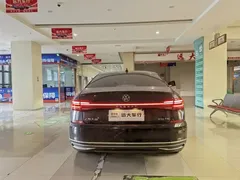 2022 Volkswagen Passat 330TSI Luxury, чёрный — фото 19