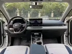 2023 Geely Emgrand 4th Gen Champion 1.5L CVT Premium, белый — фото 4
