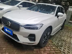2022 Volvo XC60 4WD Luxury, белый — фото 1