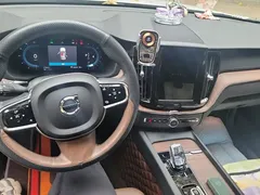 2022 Volvo XC60 4WD Luxury, белый — фото 12