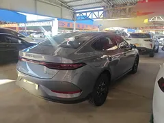 2024 BYD Qin PLUS Honor DM-i PHEV 55km Leading — фото 3