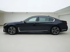 2021 BMW 7 Series 730Li M Sport Package, чёрный — фото 3