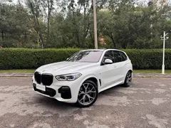 2021 BMW X5 xDrive40i Premium M Sport Package, белый — фото 1