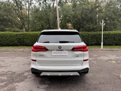 2021 BMW X5 xDrive40i Premium M Sport Package, белый — фото 3