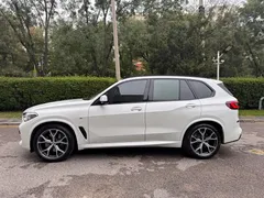 2021 BMW X5 xDrive40i Premium M Sport Package, белый — фото 4