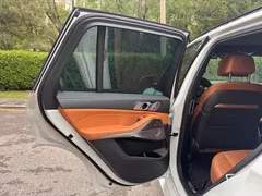 2021 BMW X5 xDrive40i Premium M Sport Package, белый — фото 17